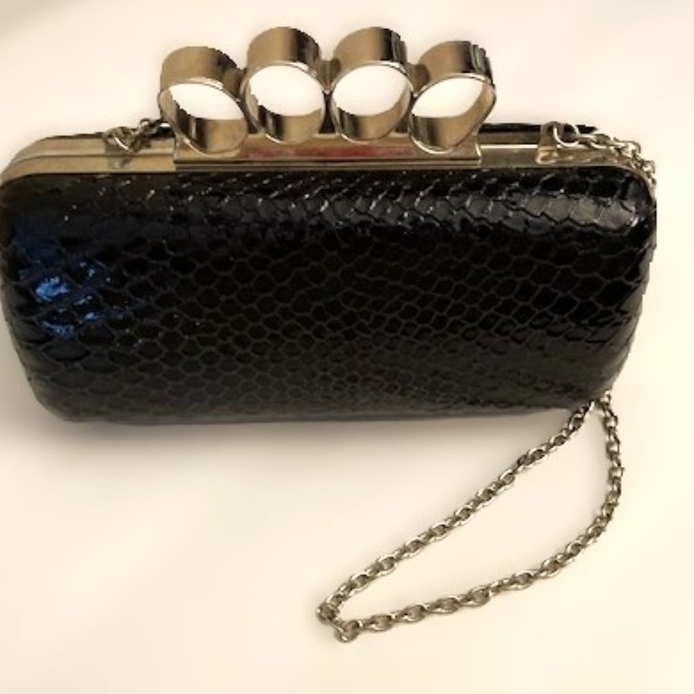 EXPRESSIONS NYC BLACK CLUTCH